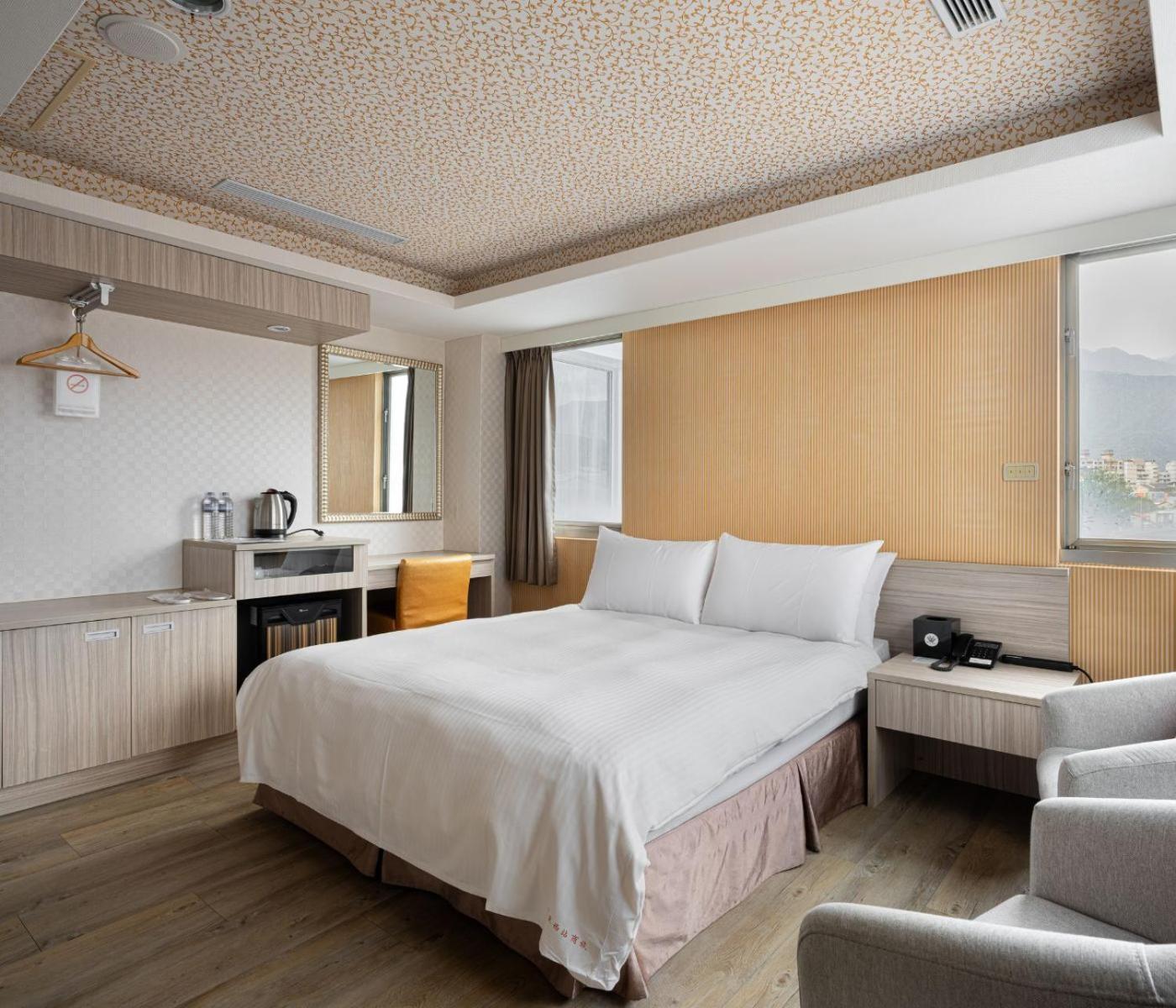 West Hotel Puli Ngoại thất bức ảnh